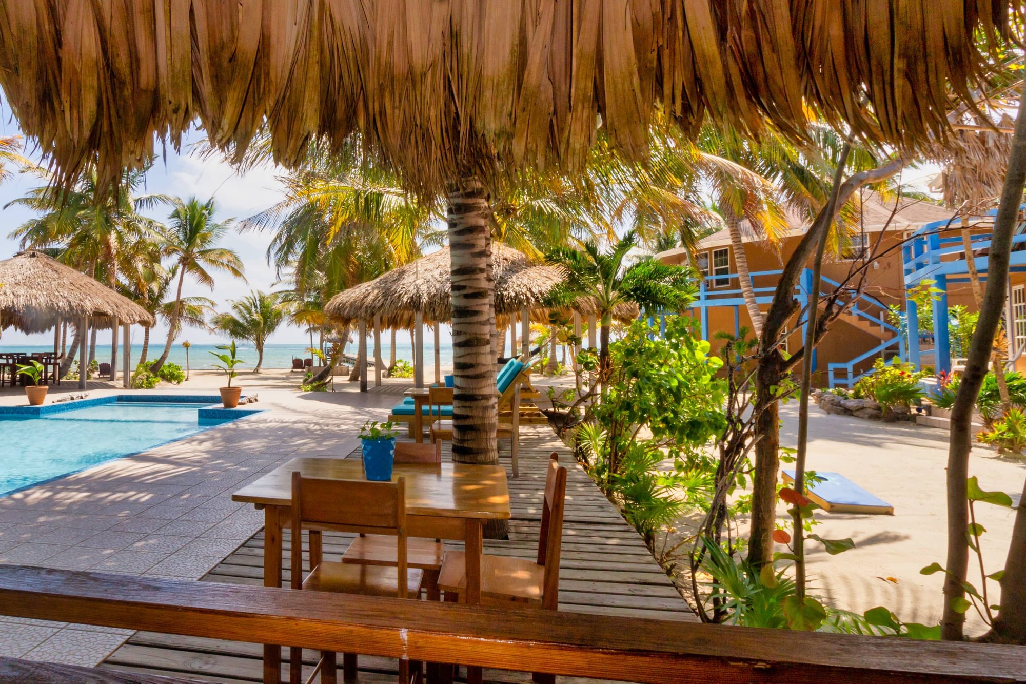 The open-air restaurant and pool bar at White Sands Cove